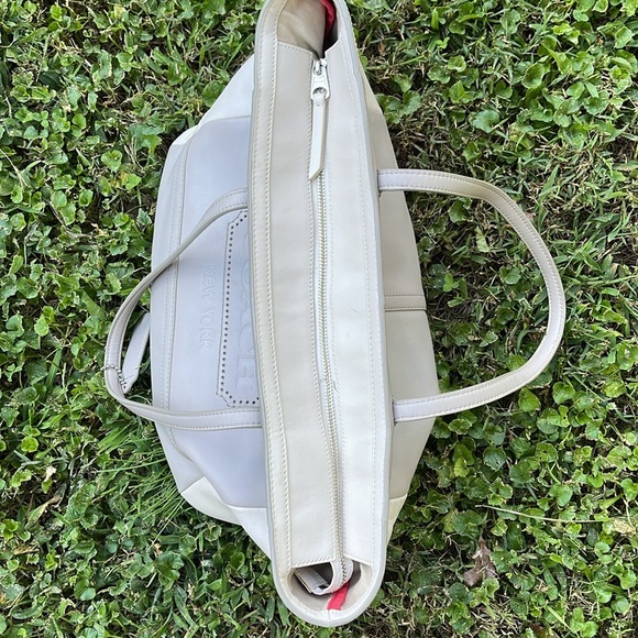 Vintage Leather COACH Shoulder Bag - Picture 13 of 13